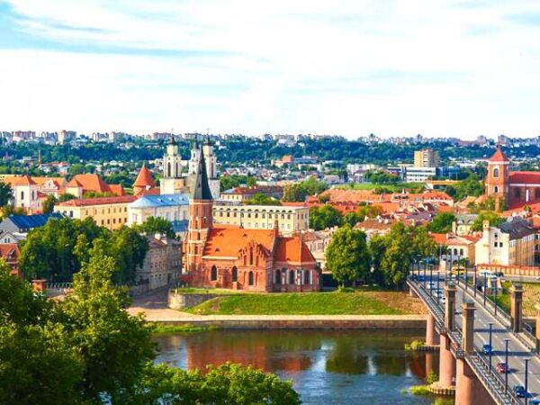 Private Transfer: Kaunas to Vilnius