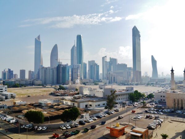Private Transfer: Kuwait City to Dammam Sa
