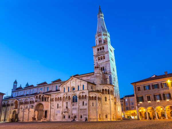 Private Transfer: Milan to Modena