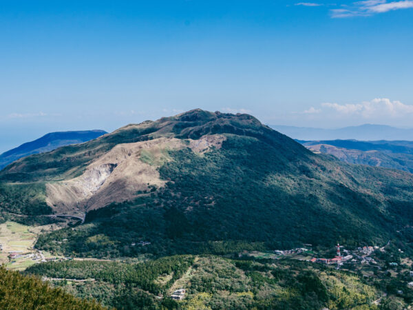 Private Transfer: Keelung to Yangmingshan National Park