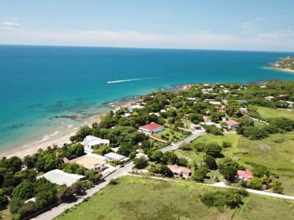 Private Transfer: Treasure Beach to Norman Manley International Airport