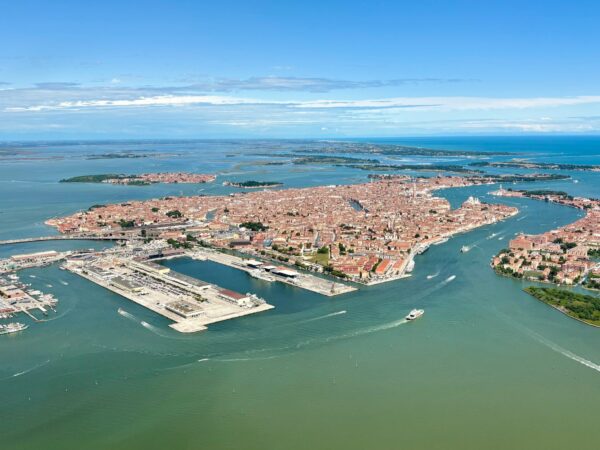 Private Transfer: Forte Dei Marmi to Venice