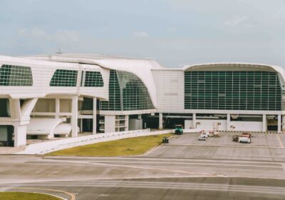 How private airport transfers actually work: a first-timer’s guide